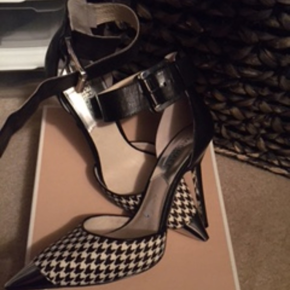 MK DRESS SHOES - Picture 3 of 3